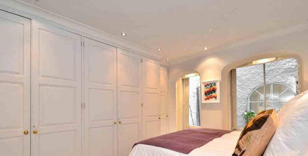 木工@衣柜做到顶万万要装这个东西,听老木工一说完,我就后悔察觉晚了