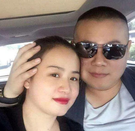 『岳云鹏』岳云鹏17岁找老婆,礼金200块到处塞没姑娘稀罕,只有她不嫌穷