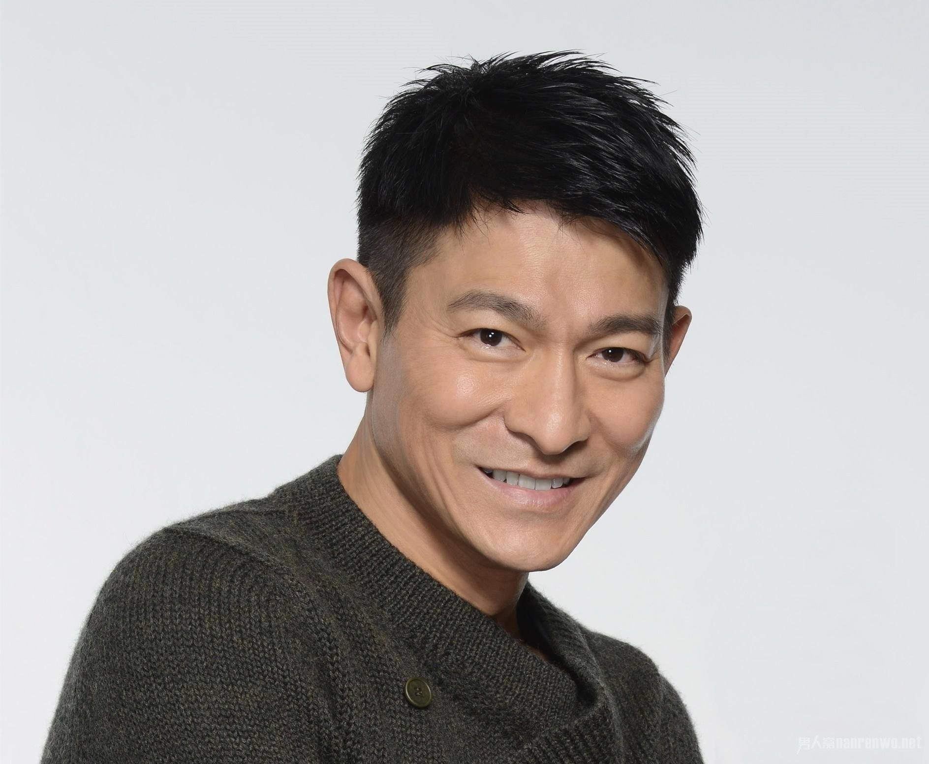 王力宏▲当年那个单手接刘德华奖杯，满脸不屑的小鲜肉，如今他现状如何了