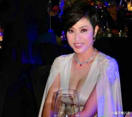 [周慧敏]被李嘉欣老公抛弃，周慧敏老公抛弃，如今选择不婚，被李湘一句话戳中要害