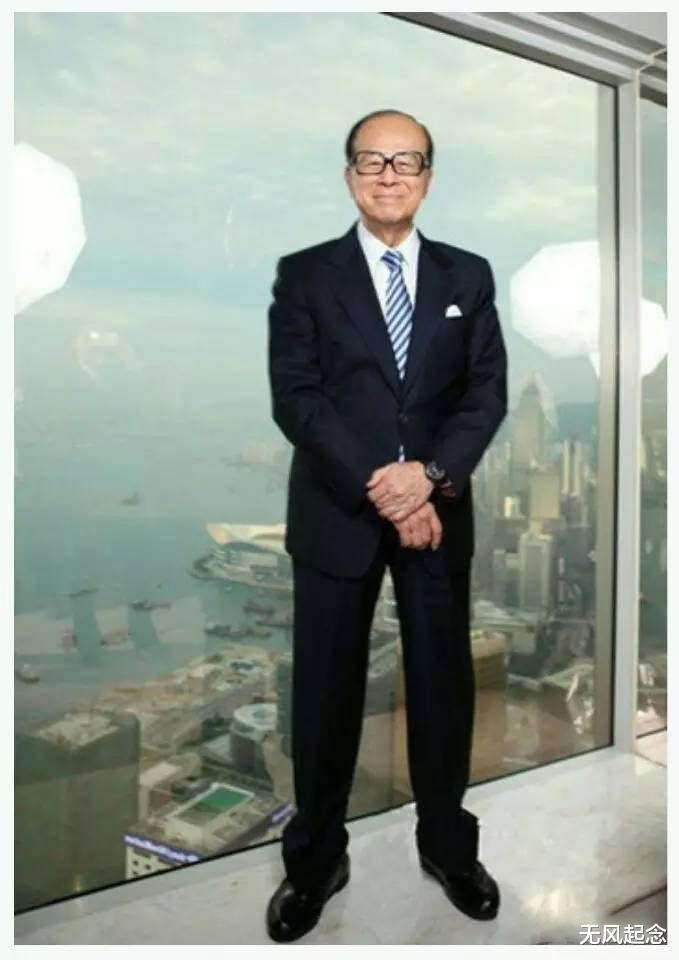 李嘉诚|李嘉诚办公室里唯一的对联,说尽人生智慧,悟懂者必然会前途无量