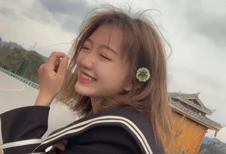 变形计|她是《变形计》中“神仙妹妹”，农村娃华丽转身，今穿名牌化浓妆