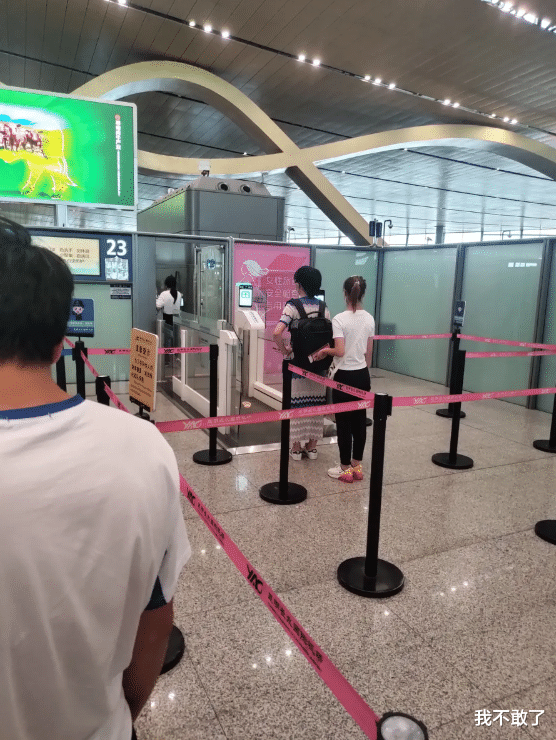 CPU|“为什么电脑不能安装两个或多个CPU？”哈哈哈评论炸锅了