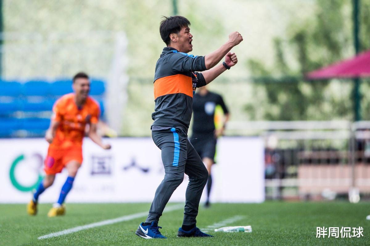 李霄鹏|李霄鹏这招玩绝了!中超15队4天一场球,鲁能却8天一场