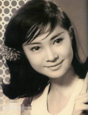 萧芳芳|恋过谢贤、爱过秦祥林，73岁“苗翠花”气质依旧