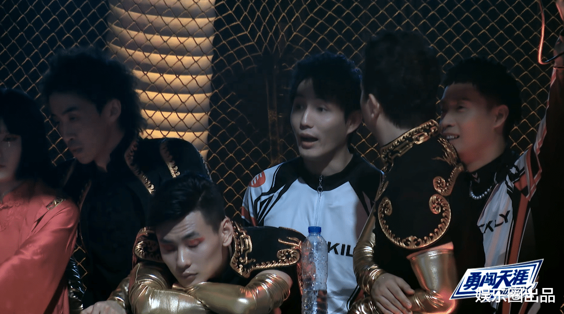 林允儿|王嘉尔淘汰四人引热议，小白离开并不意外，第四期就已给出暗示