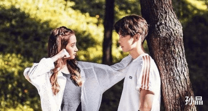 「刘德华」难怪刘德华不晒自己老婆，看到结婚照后，网友：这谁敢晒啊！