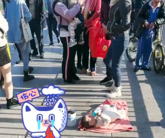 立哥社会谈 好狠心！广东2岁小孩遭父母丢弃在路边乞讨