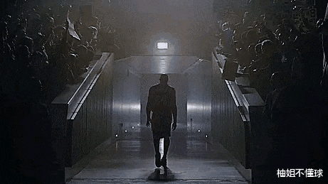 [科比·布莱恩特]独家！科比进不了历史前五的原因，没屈服过任何媒体，个人光芒毁誉参半