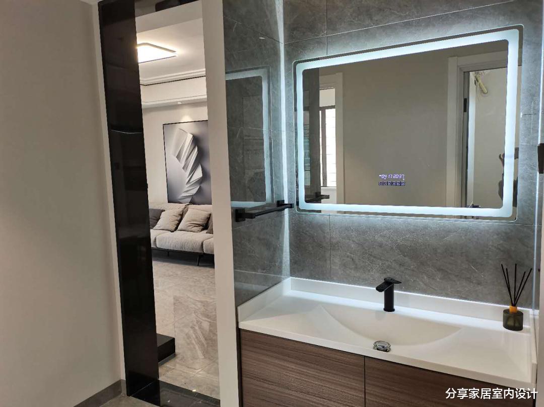 |现代简约风格的装修终于完工，悬空大理石电视墙很满意，分享一下