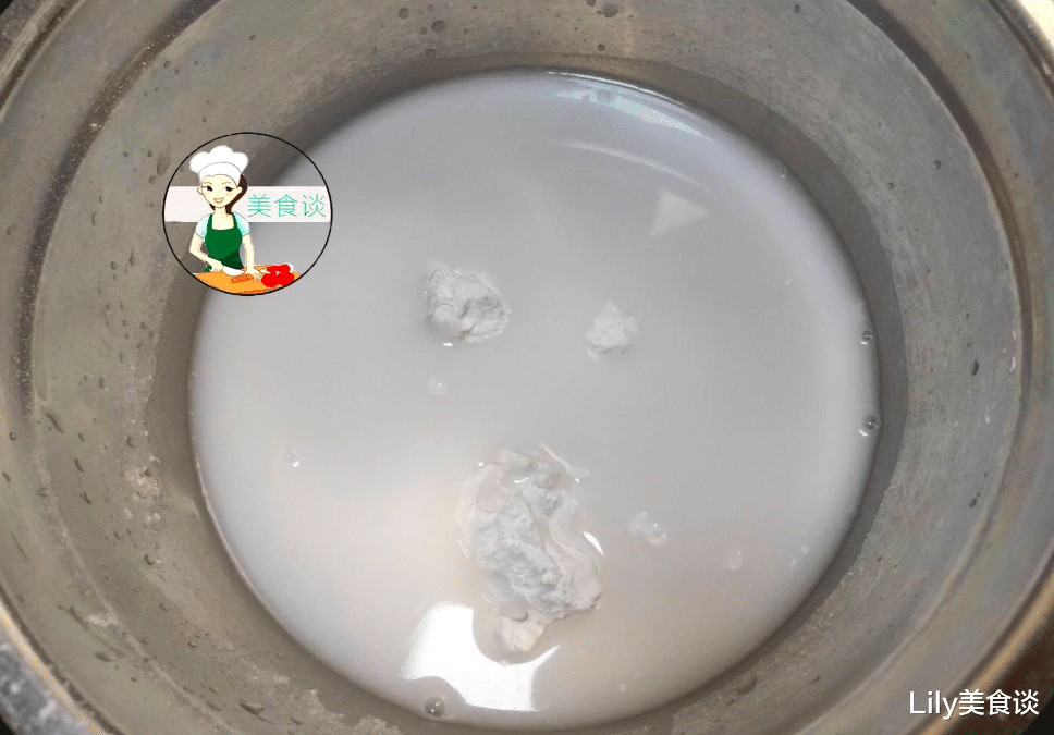 ：天越热，早餐就越馋这美味，蒸一蒸卷一卷，软滑Q弹，儿子吃嗨了