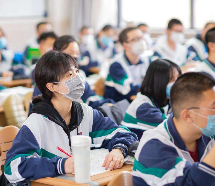 教育部|教育部最新通知：大中小学寒假提前，学生很开心，家长却欲哭无泪