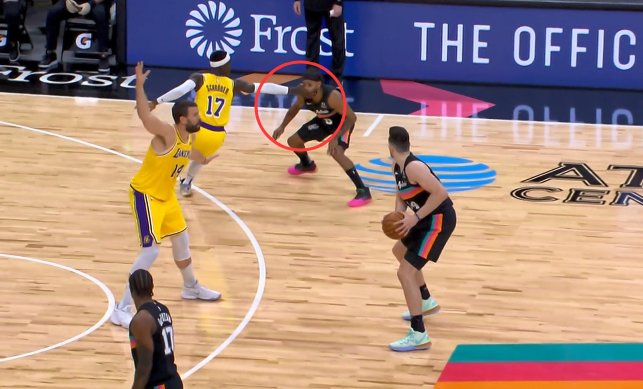 斯蒂芬·庫里|詹眉32分湖人反超，庫茲馬連拿7分+霸氣大帽，施羅德打臉對手