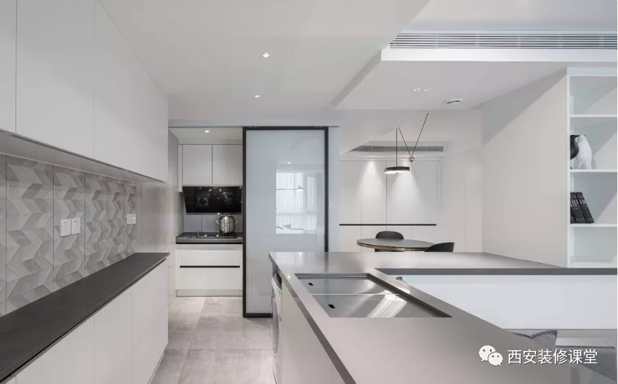 「」100㎡大手笔改造，客厅卧室互换，主卫变两卫