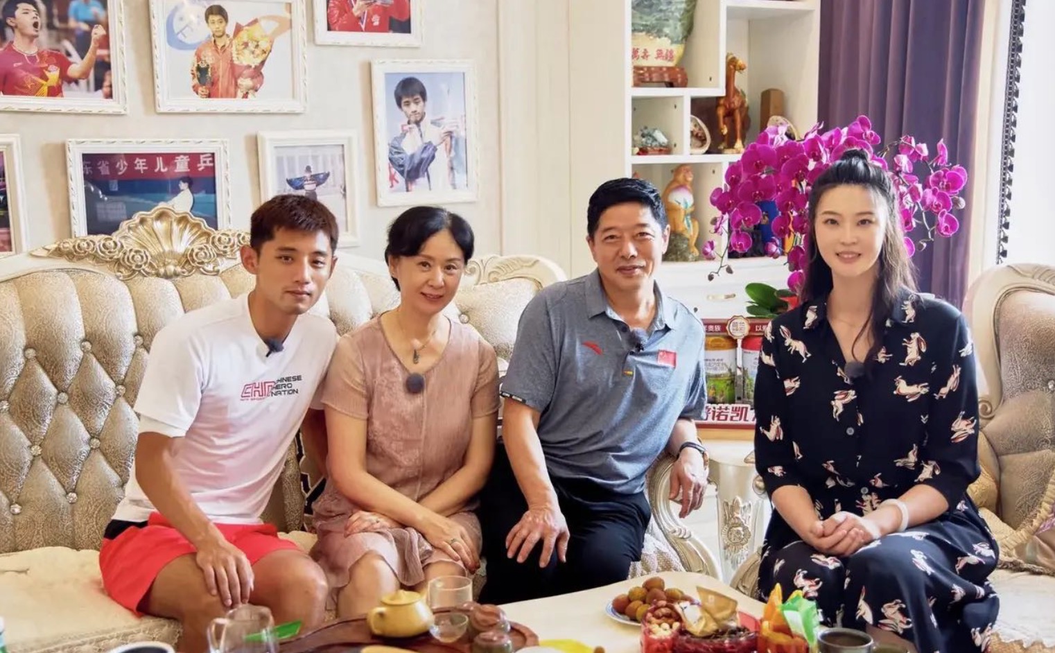 区俊炫|惠若琪带妹妹喂小鹿庆祝减肥，老公安排吃龙虾 张继科爸妈夸小惠