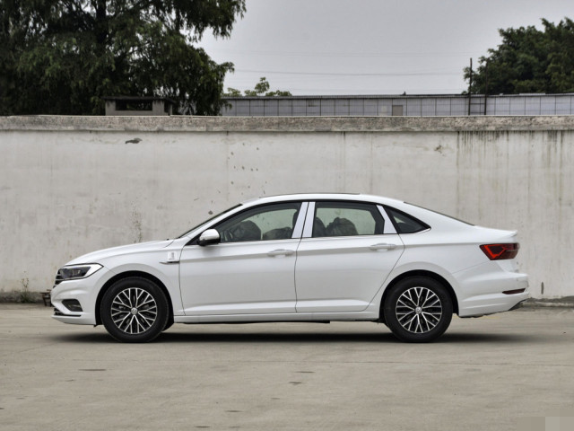 大众速腾|大众速腾跌到“清仓价”,从12.89万降至8.89万,你还要买英朗?