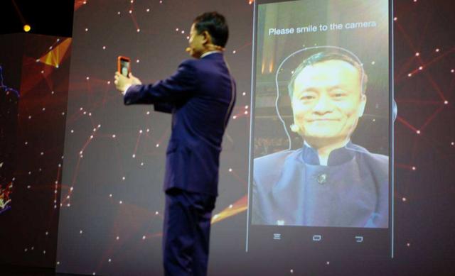 刷脸支付|美国公司已经破解人脸支付？马云照片被拿去测试，屏幕上出现了四个大字