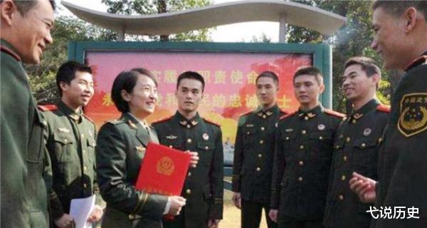 弋说历史|这个女子有何特殊之处？31岁才被特招入伍，直接被授予少校警衔