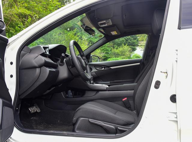 本田思域|号称“超跑”的本田思域，搭载1.5T发动机，跑起来不会飘