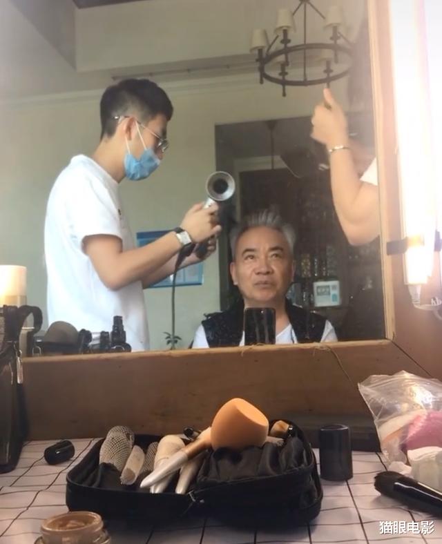 『陈旭明』61岁老戏骨三层小洋房曝光！晚年对孙女宠溺，直言自己像“奴才”