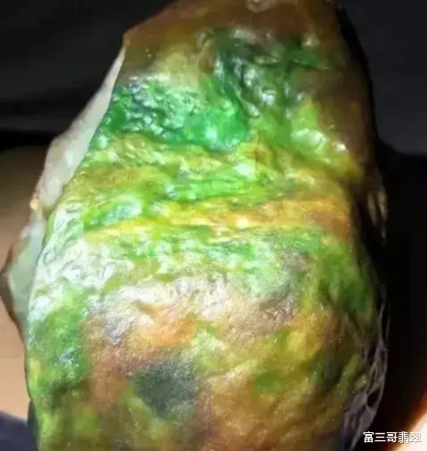 钱币|玩翡翠赌石，一定要知道怎么看“油性”，行家解密