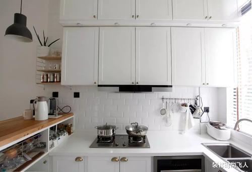 『』为什么有钱人厨房不做吊柜了?头次见这种设计,不得不夸聪明极了