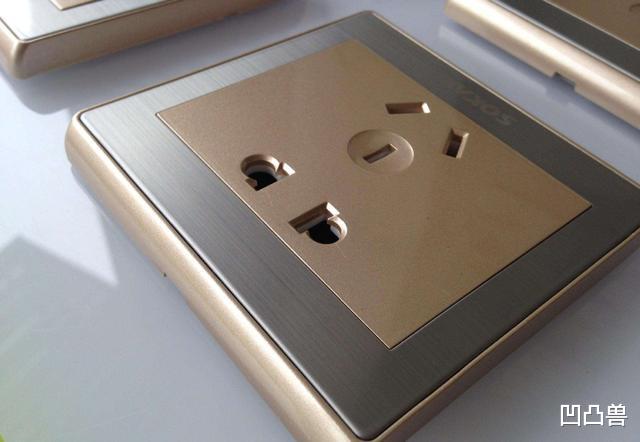 「」第一次装修别头脑发热乱装!这16个要权衡考量,实用性真不大!