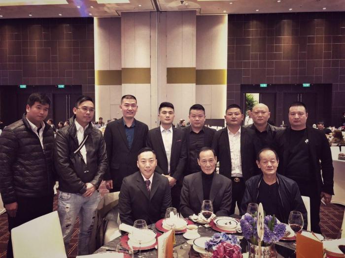 陈惠敏|老婆女儿被抓后，陈惠敏对游恩杰发出江湖追杀令，却遭崩牙驹反对