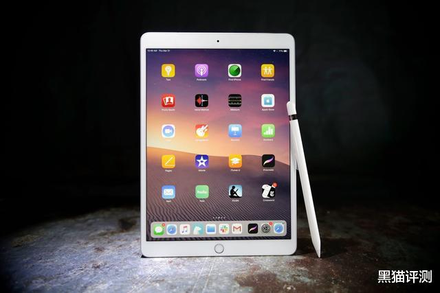 iPhone SE|预算只有5000元，买iPhone 11，还是买iPhone SE+iPad划算？