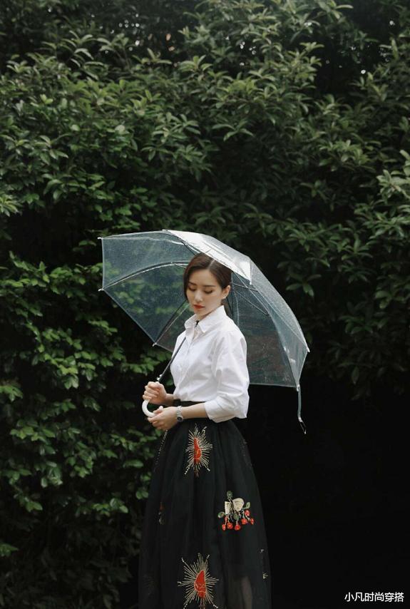 刘诗诗|刘诗诗和阚清子同框，明明同龄人，却看似相差很多！