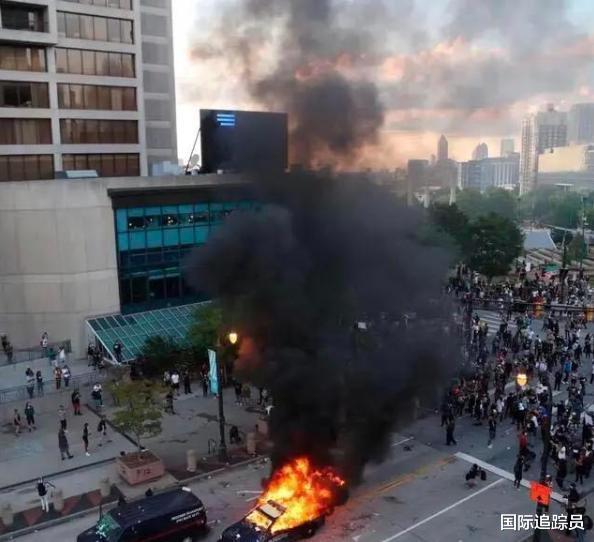 「美国」不到24小时2大噩耗传来，体坛巨星遭枪击身亡，特朗普坐不住了