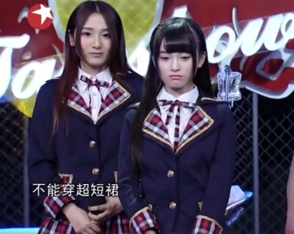 【鞠婧祎】鞠婧祎脱口秀照片被扒，与女团成员站一起，看清腿才知道她有多白