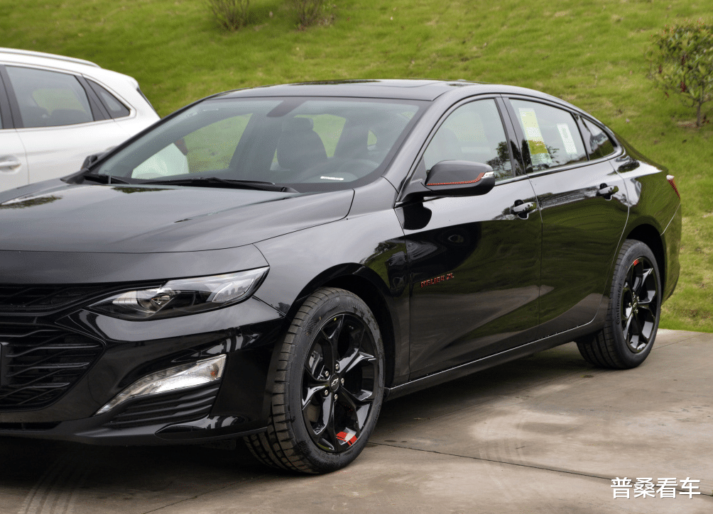 b级车|B级车中的“价格屠夫”！破百6.8s+全景，配9AT跌至11万还是合资