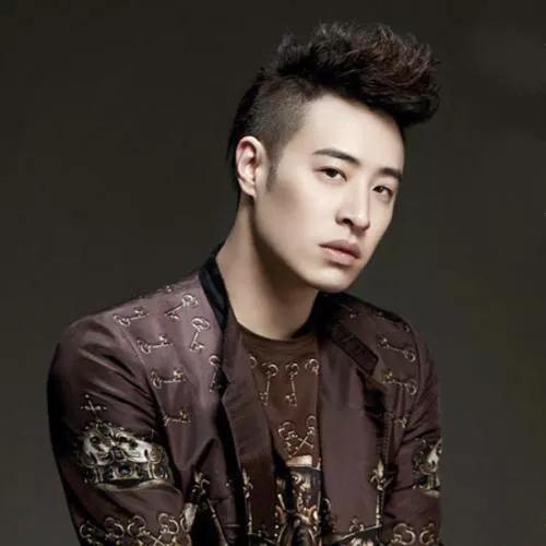 潘玮柏|他曾是阻挡周杰伦“称帝”的男人，18年前挂“帅”出征震动乐坛