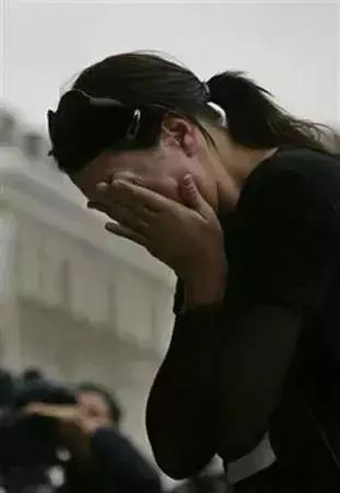 肝癌■50岁男子，查出肝癌晚期，妻子病床前痛哭：是我害了你