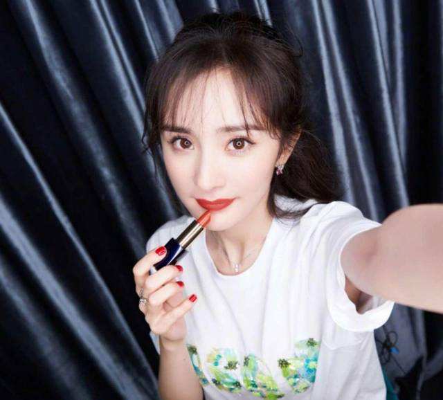 『口红』大牌口红深度测评:迪奥有档次,雅诗兰黛黄皮最爱,mac缺点太干