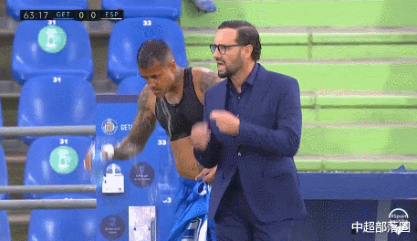 #武磊#西班牙人遭遇黑哨？武磊150秒内2次被欺负倒地，主裁判没有表示