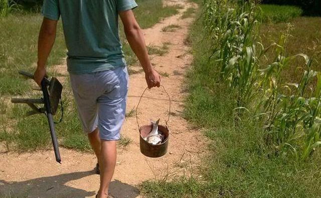 ##钓鱼大半辈子，才发现米饭粒钓饵这么好使，野鲫“张口就来”