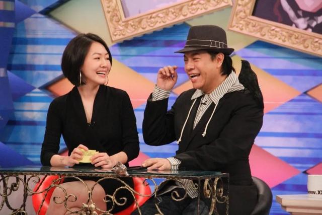 【何妤玟】35岁嫁给喜欢自己18年的粉丝，8年后却牵手离婚，婚姻面前无童话