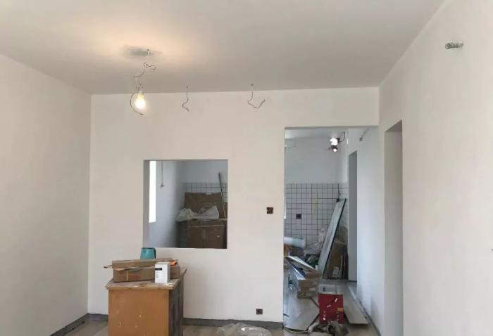 @男子花光积蓄买下39平旧房，开始家人不理解，改造后200万都不卖