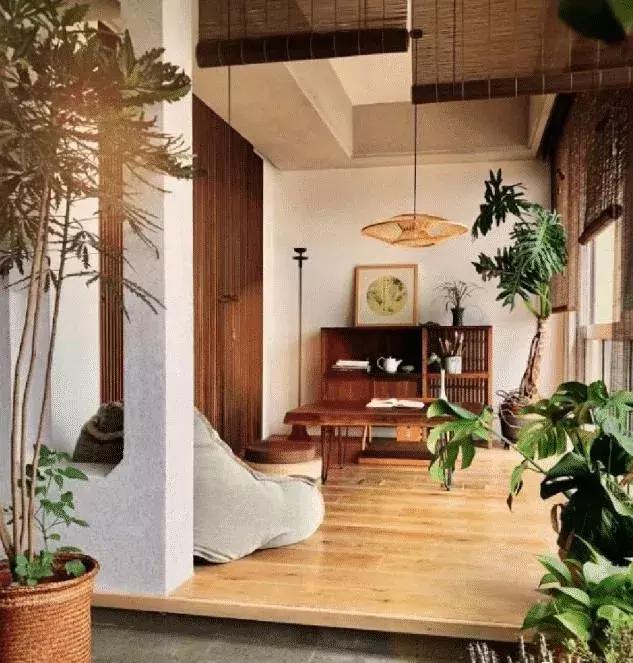 @老公坚持把阳台窗台“加宽”40cm，开始不理解，完工后美极了！