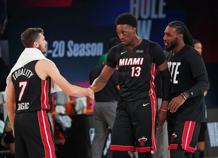 湖人队|拒绝联手小卡JB!放弃加盟快船!40+20巨星正式宣布留守湖人