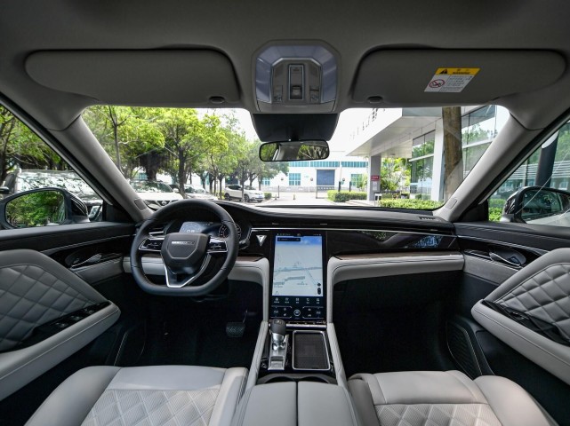 SUV|“扮猪吃虎”的SUV！1.5T爆190匹，油耗6.1L，不足11万已成爆款