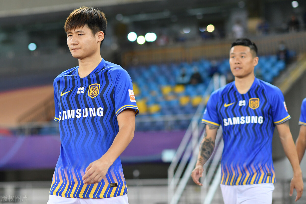 江苏苏宁|国脚+巨星缺席！苏宁“残阵”迎战重庆：4外援领衔首发，天才回归
