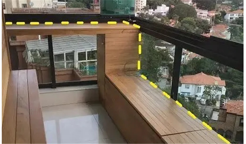 |阳台多打出一排矮柜,既能当休闲区又能储物,简直多出半间房