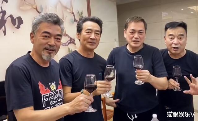汤镇宗|四大琼瑶男神齐聚，65岁寇振海状态好显年轻，汤镇宗却老到认不出