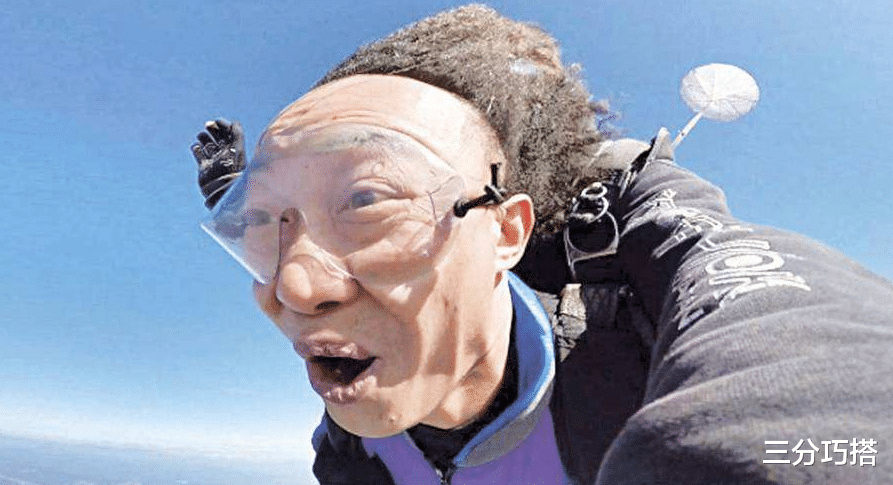「卷发」发量不够，发型来凑：陈奕迅的卷发好经典，45岁看起来只有25岁