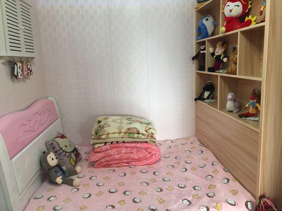 |入住一个月的新房,全屋漂亮极了,头一次见主卧这么打柜子!