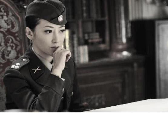 『军统』军统女特务，偷偷给地下党送信，十几年后竟救了自己的命！