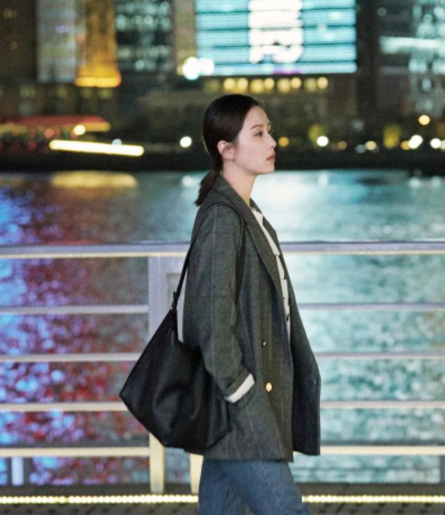 刘诗诗|刘诗诗的职场穿搭不算高级，但真的很值得学习